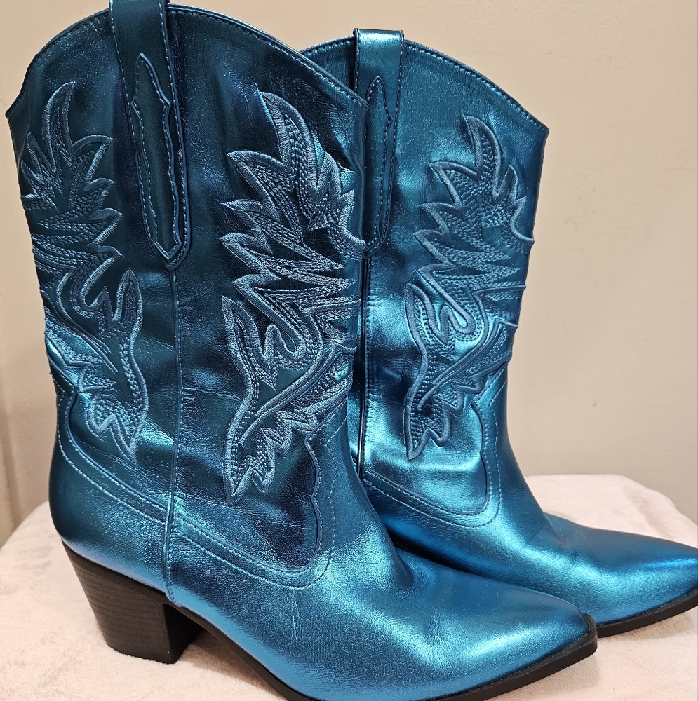 Southern Fried Chics Metallic Blue Boots 9.5